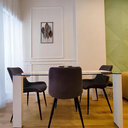 Apartament La Cueva Del General *